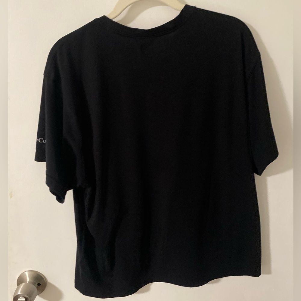Columbia Women’s Black Short Sleeve Active Tee - Picture 2 of 4